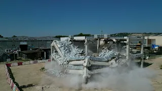 Partial collapse test of a precast concrete structure (slow motion video)