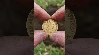 GOLD Treasure Found Metal Detecting English Field || MUST WATCH !!
