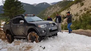 LAND ROVER Discovery  vs Mitsubishi L200 vs  Jeep CHEROKEE   @ EXTREME SNOW OFF ROAD