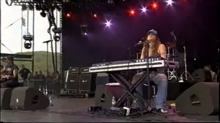 Beth Hart - Hiding Under Water Live on PinkPop 2005