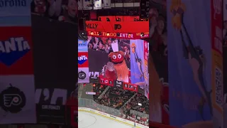 Emotional Support Alligator Dances with Gritty During Flyers-Hurricanes Match