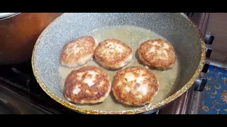 Готовим вкусняшки//Грудинка в луковой  шелухе//Самые сочные котлеты//