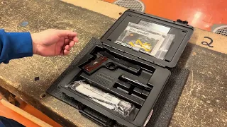 Browning 1911 22 Black Label Medallion pistol unboxing