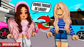 A MENINA RICA TROCOU de LUGAR com A MENINA POBRE | Roblox Brookhaven 🏡Rp | Historinhas