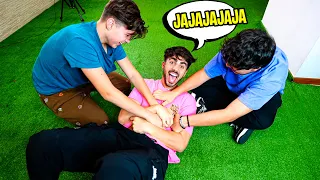 EL QUE AGUANTA MAS COSQUILLAS GANA $1000!