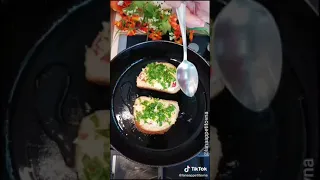 Очень вкусно!Пикантные бутерброды в домашних условиях.