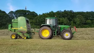 Heuernte 2018 Rundballenpressen mit John Deere 6910 und John Deere 592