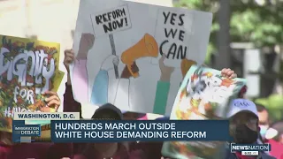 Hundreds march outside White House demanding immigration reform