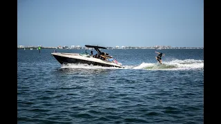 Chris-Craft Launch 28 GT - WAKE SURF EDITION