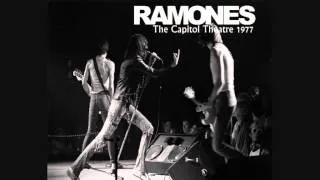 Ramones - Capitol Theatre (Passaic, New Jersey 19-11-1977)