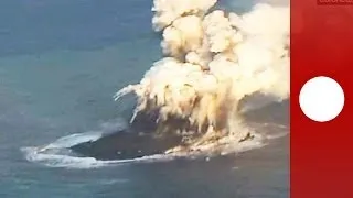Una erupción volcánica crea una nueva isla en Japón