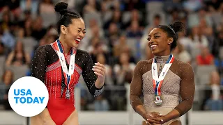 Simone Biles gave Suni Lee words of encouragement after a scary turn on vault | USA TODAY