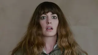 بنت بتكتشف انها بتتحكم في وحش قاتل وممكن تقتل بيه ناس مالهاش ذنب 😥 Colossal