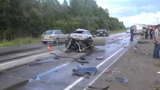 В ДТП под Череповцом погибли четыре человека, в том числе беременная девушка и 7-летняя девочка