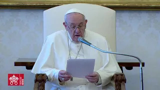 Il Papa rilancia l'invito a pregare il Rosario