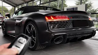 Matte Black Audi R8 Performance Spyder - In details