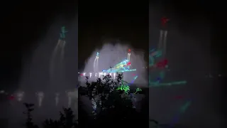 Flyboard Show in Moscow. Летающие люди шоу с водным экраном и огненным шоу.