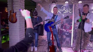 Группа "шТопор" и я на сцене "Rock and Roll Bar" 09.12.2022.