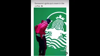 This is how the Starbucks logo would look from behind #shorts#fyp#trending#memes#funny#starbucks#lol