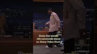 Burna Boy Teaches Jimmy Fallon His New Dance, Afro-Moonwalk #Shorts