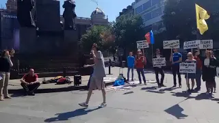 Митинг в поддержку Навального в Праге 5.05 - "Путин нам не царь!"