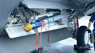 F-22 Weapon Loading & Unloading - AIM-9 & JDAM