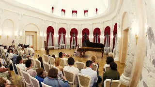 А.Бабаджанян «Мелодия» играет Сона Аршакян
