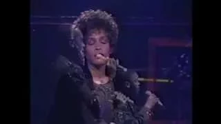 #nowwatching Whitney Houston LIVE - Savin All My Love (JPN '90)