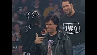 Kevin Nash shouts out Shawn Michaels during Macho Man Randy Savage Entrance! 1997 (WCW)