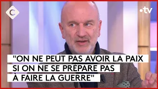 Envoi de troupes en Ukraine : la fin d’un tabou ? - C à vous - 27/02/2024