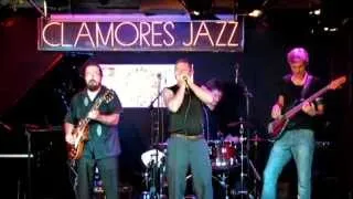 Little Mike & The Tornadoes - "Everybody's Fishing" [Clamores, Madrid 14/07/2013]