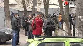 09.04.14 - Пророссийские активисты блокируют базу "Беркута". Подробности