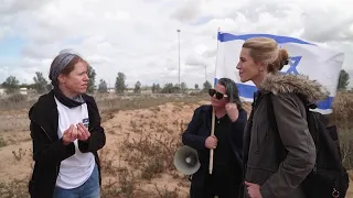 Israeli Protesters Attempting to Block Aid Going into Gaza