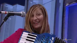 CINZIA TARDITI ORCHESTRA ACQUAMARINA MIX POLKE TRADIZIONALI 13 dicembre 2021 PRIMANTENNA TV