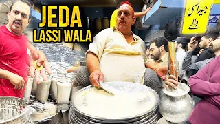 People Are Crazy For Lassi | Famous Jeda Lassi Wala in Lahore | Street Food Pakistan