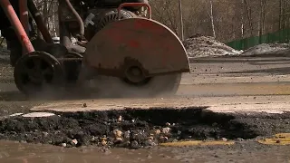 Около 800 ям на дорогах отремонтировали в Мытищах с начала года