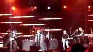 Bon Jovi - Any other day (Richie's solo) O2 arena
