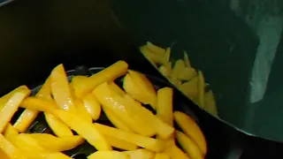 Perfect "Air fryer" french fries🍟 #food #shortvideo #shorts #pigeon #airfryer #frenchfries
