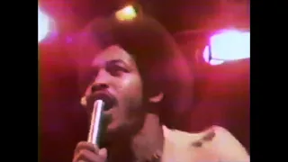 Heatwave : "The Groove Line" (1977) • Official/Unofficial Music Video • HQ Audio • Lyrics Option