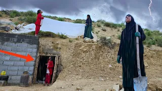 "Cave, Storm Shelter: The Courage of Grandmother and Two Orphans Against a Torrential Rain"