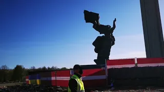 Что происходило 9 Мая у памятника Освободителям Риги в парке Победы