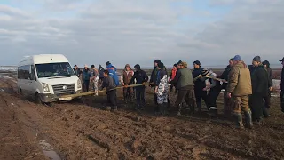 Гряземес. Бурлаки в степях Казахстана. Кто бежит за трактором!? Сцена №2