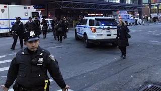 New York explosion: emergency services at the scene