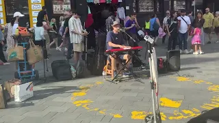 Bohemian Rhapsody 🎤 David Reischel 🇩🇪 #queen #bohemianrhapsody #buskers #streetperfomance