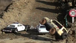 1 /64 Dynamic Diorama - Cars Truck and Police Chase - Crash Compilation Slow Motion 1000 fps #13