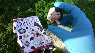 Cereal Insanity Featuring Cruella DeVil (Cereal Insanity 61) Disney 101 Dalmatians Funko Cereal!