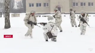 ВОЕННОСЛУЖАЩИЕ 38 ОДШБР СМОТРЯТ VI ВСЕБЕЛОРУССКОЕ НАРОДНОЕ СОБРАНИЕ