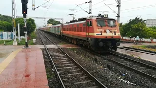 22807 SRC - MAS AC SF Express with AJJ WAP-4 passing at Tenali with Full speed
