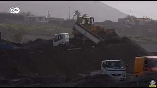 Tras la erupción volcánica, los isleños de Palma inician la limpieza