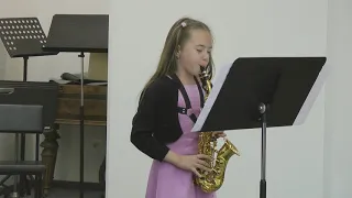 Nicole Jandová, 8,5 let - vítězka celostátní soutěže ZUŠ ve hře na saxofon do 9 let
